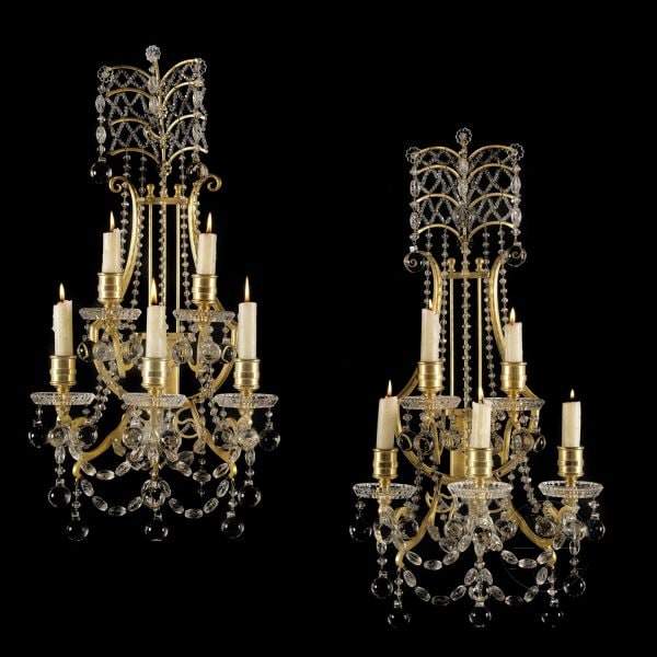 Изящный набор из шестнадцати пятистворчатых настенных светильников в стиле Людовика XVI