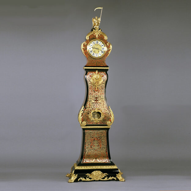 一个精致的拿破仑三世Boulle Marquetry镶嵌的八天长柜钟。法国，约1870年。