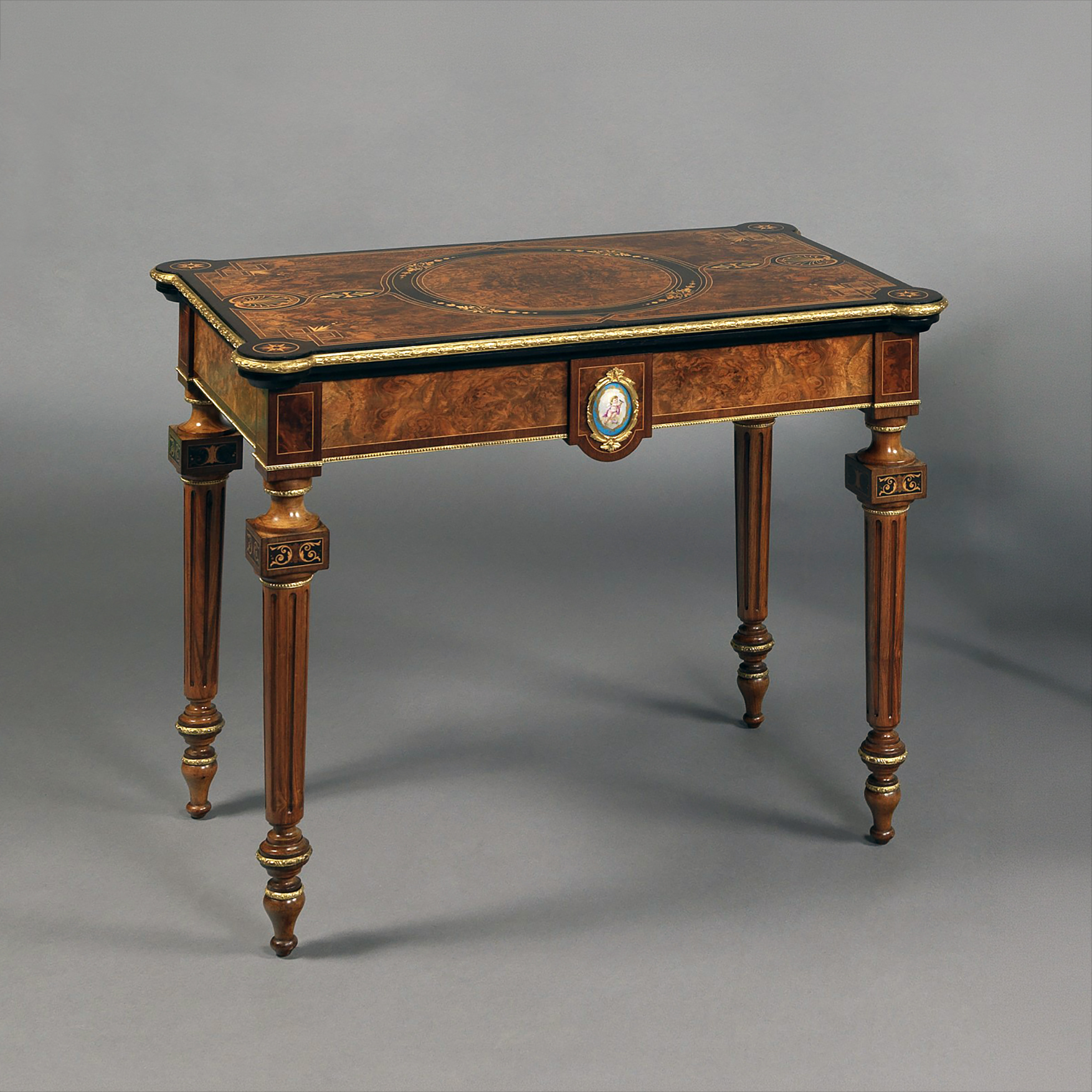Elegant pair of English 19th century gaming tables in original condition