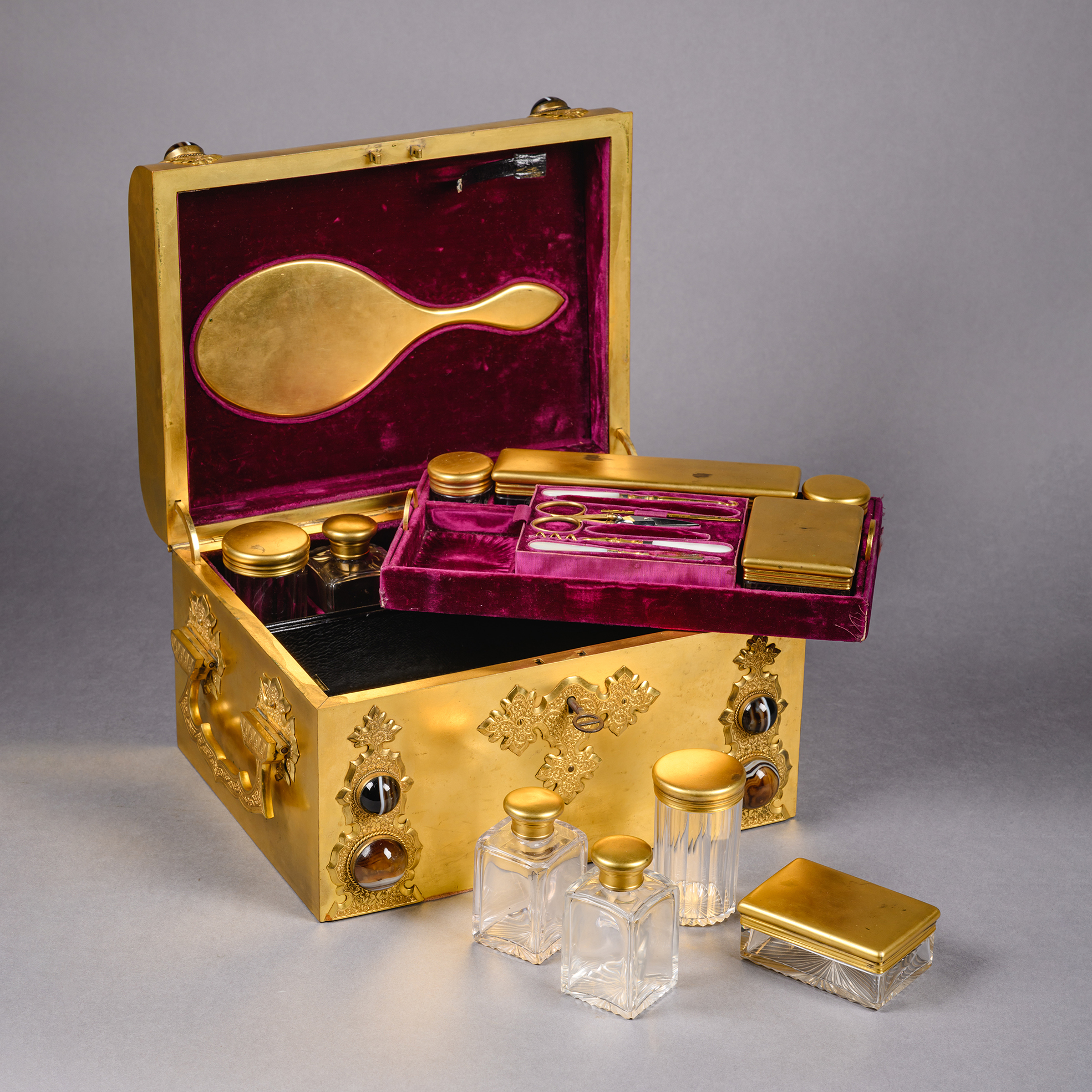 A Renaissance Revival Agate Mounted Dressing Table Box - Image 8