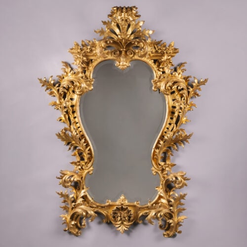 Miroir en bois doré italien sculpté