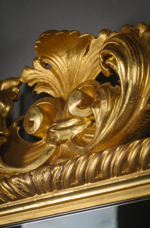 令人印象深刻的大型巴洛克风格雕花鎏金木镜