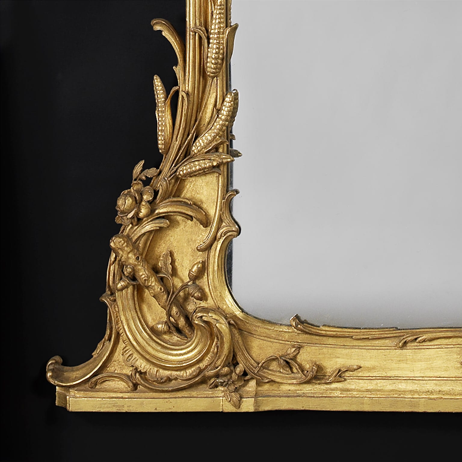 A Very Fine Carved Giltwood Mirror - Image 3