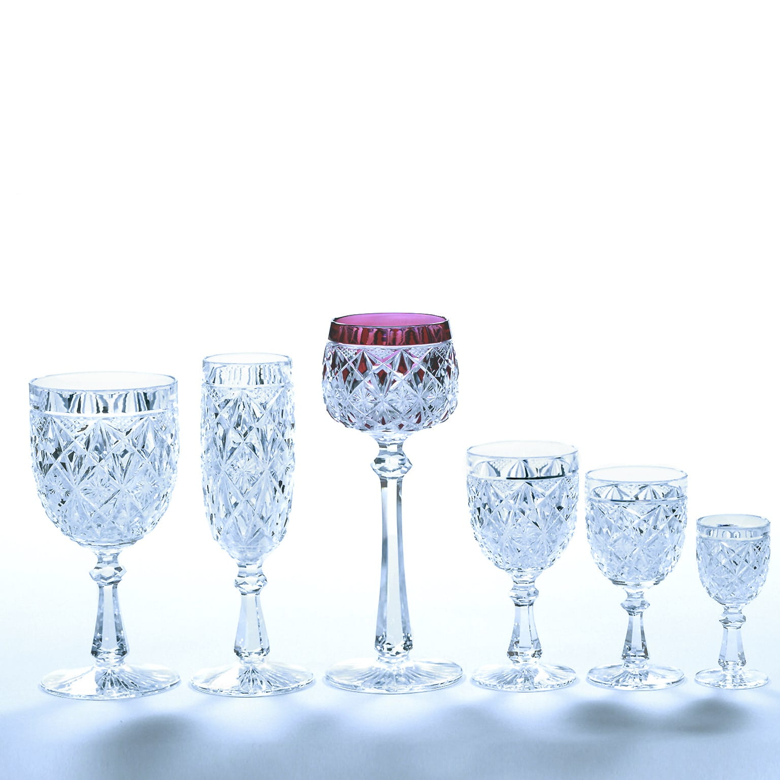 A Rare and Exceptional 127 Piece ‘Lorient’ Table Service - Image 2