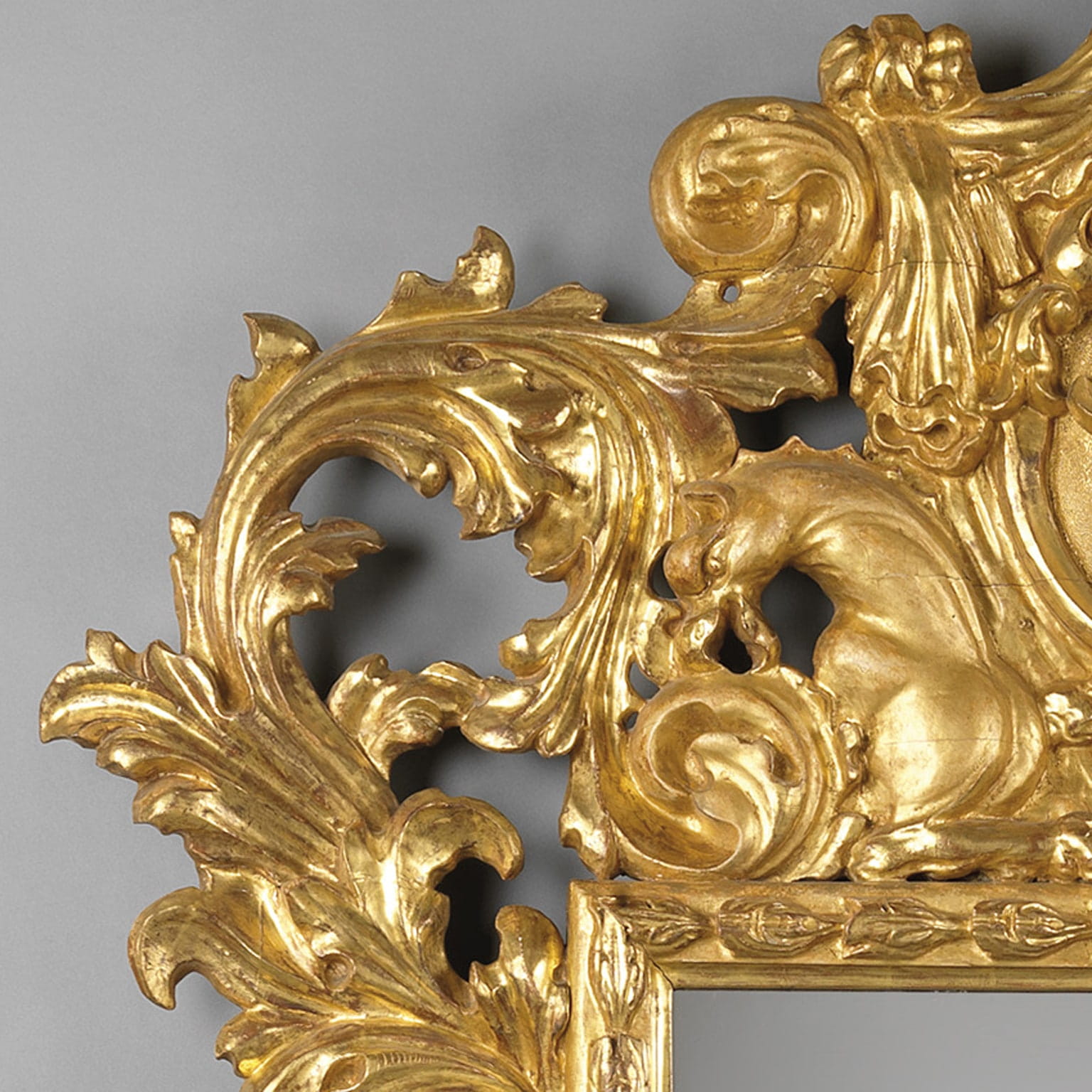 A Large and Impressive Baroque Style Carved Giltwood Mirror - Image 2