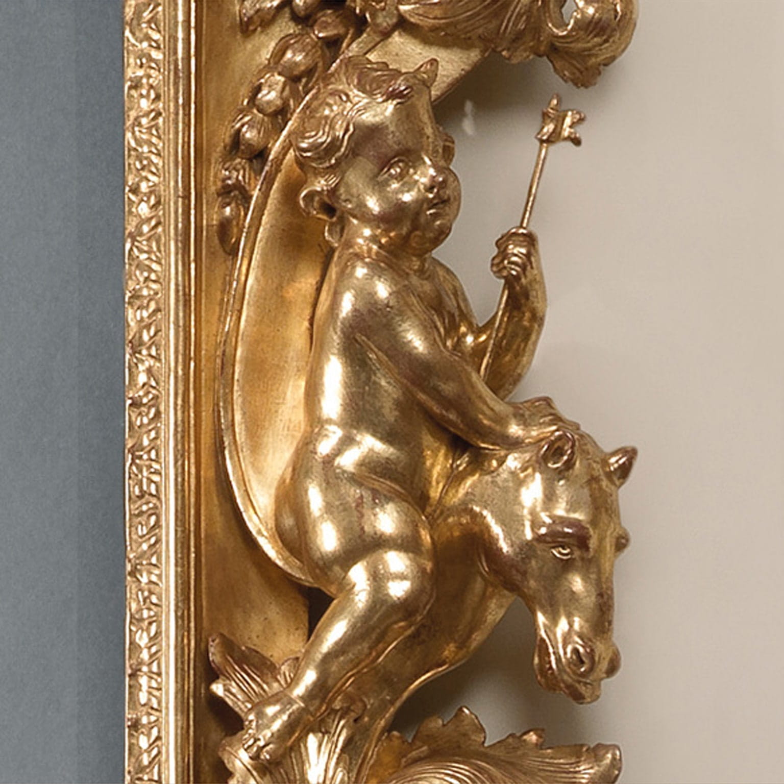A Fine Italian Giltwood Mirror Carved with Allegorical Figures - Image 4