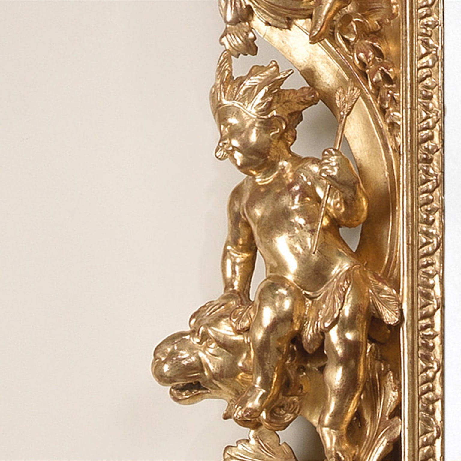 A Fine Italian Giltwood Mirror Carved with Allegorical Figures - Image 5