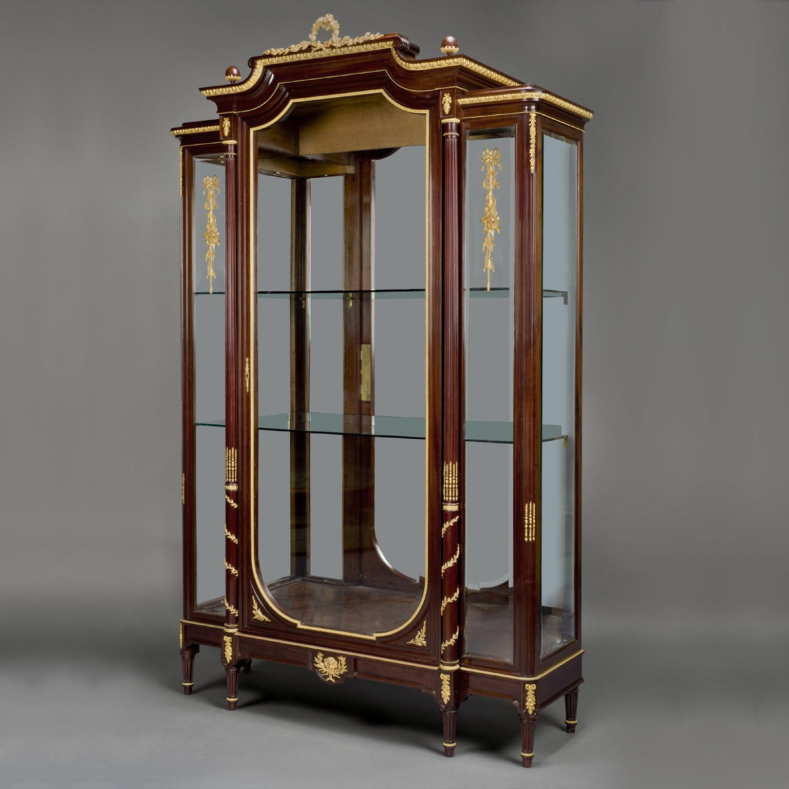 A Pair of Louis XVI Style Mahogany Vitrines - Image 4