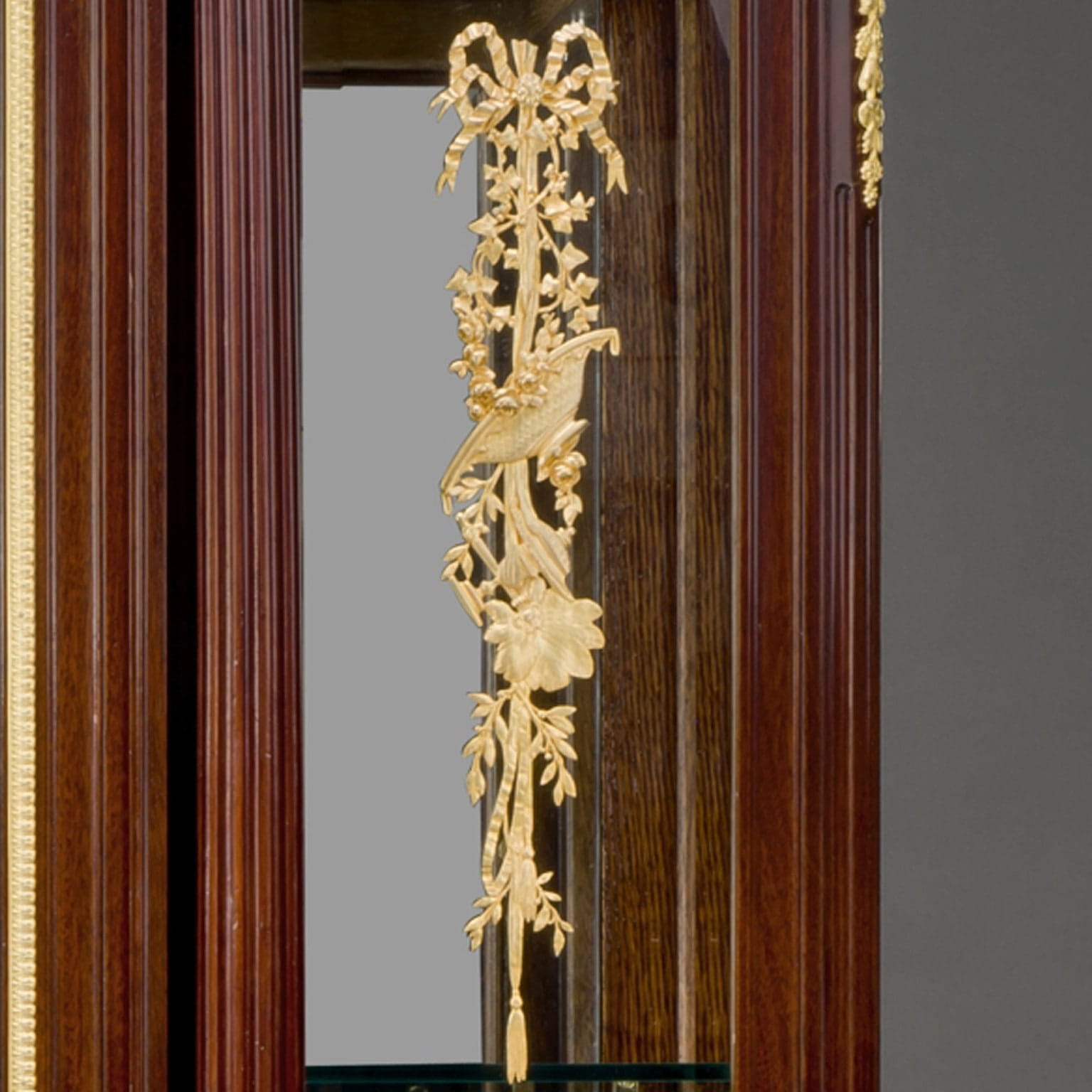 A Pair of Louis XVI Style Mahogany Vitrines - Image 8