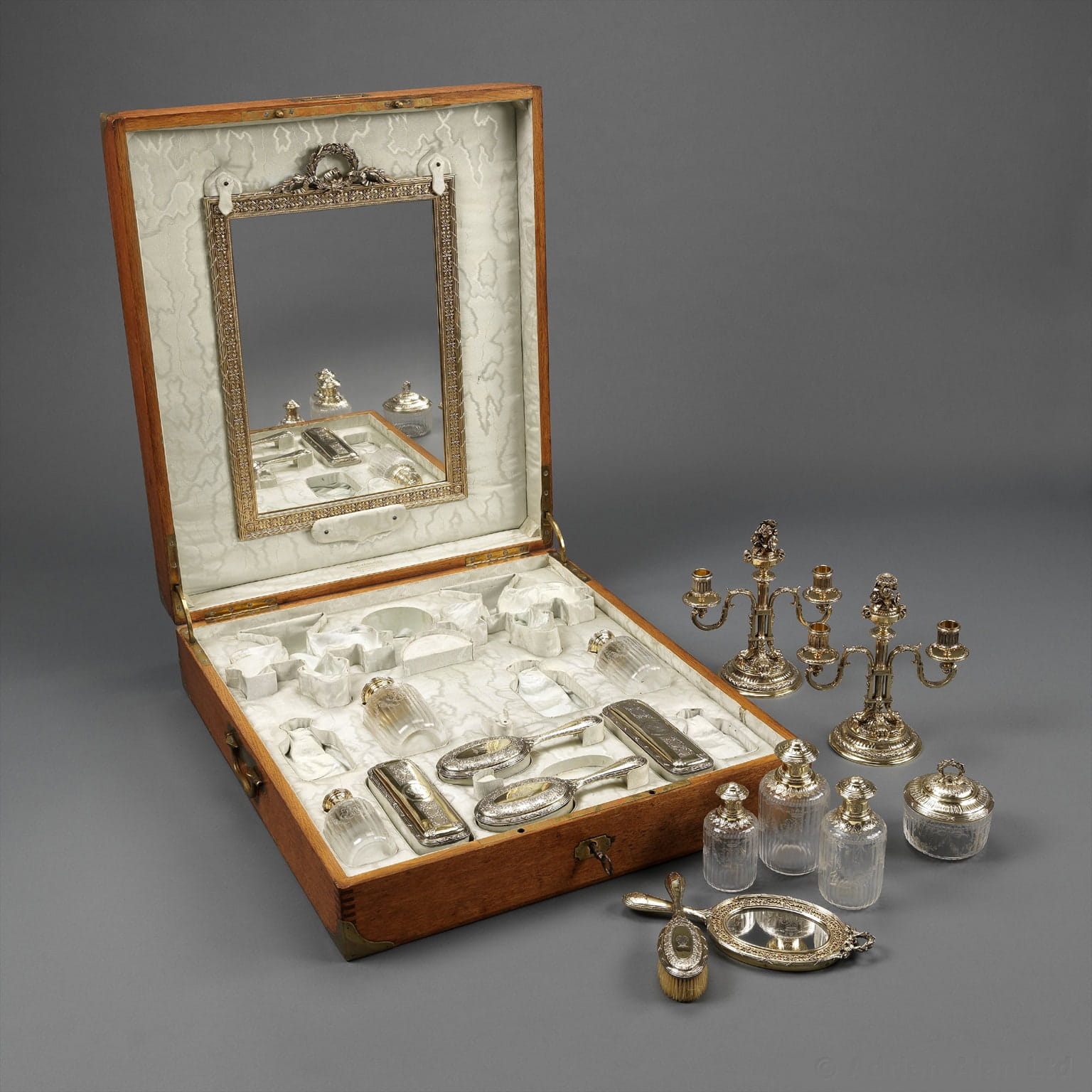 An Exceptional Silver-Gilt and Cut-Glass Travel Necessaire - Image 3