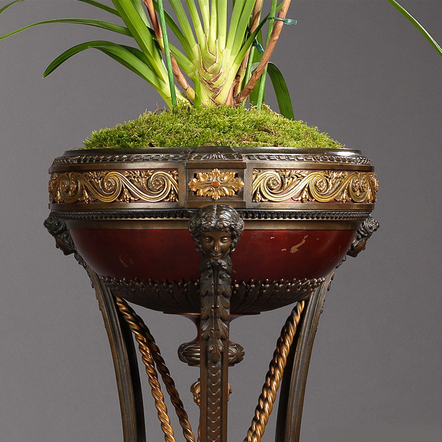 A Pair of Napoleon III Gilt-Bronze and Patinated Bronze Athéniennes - Image 5