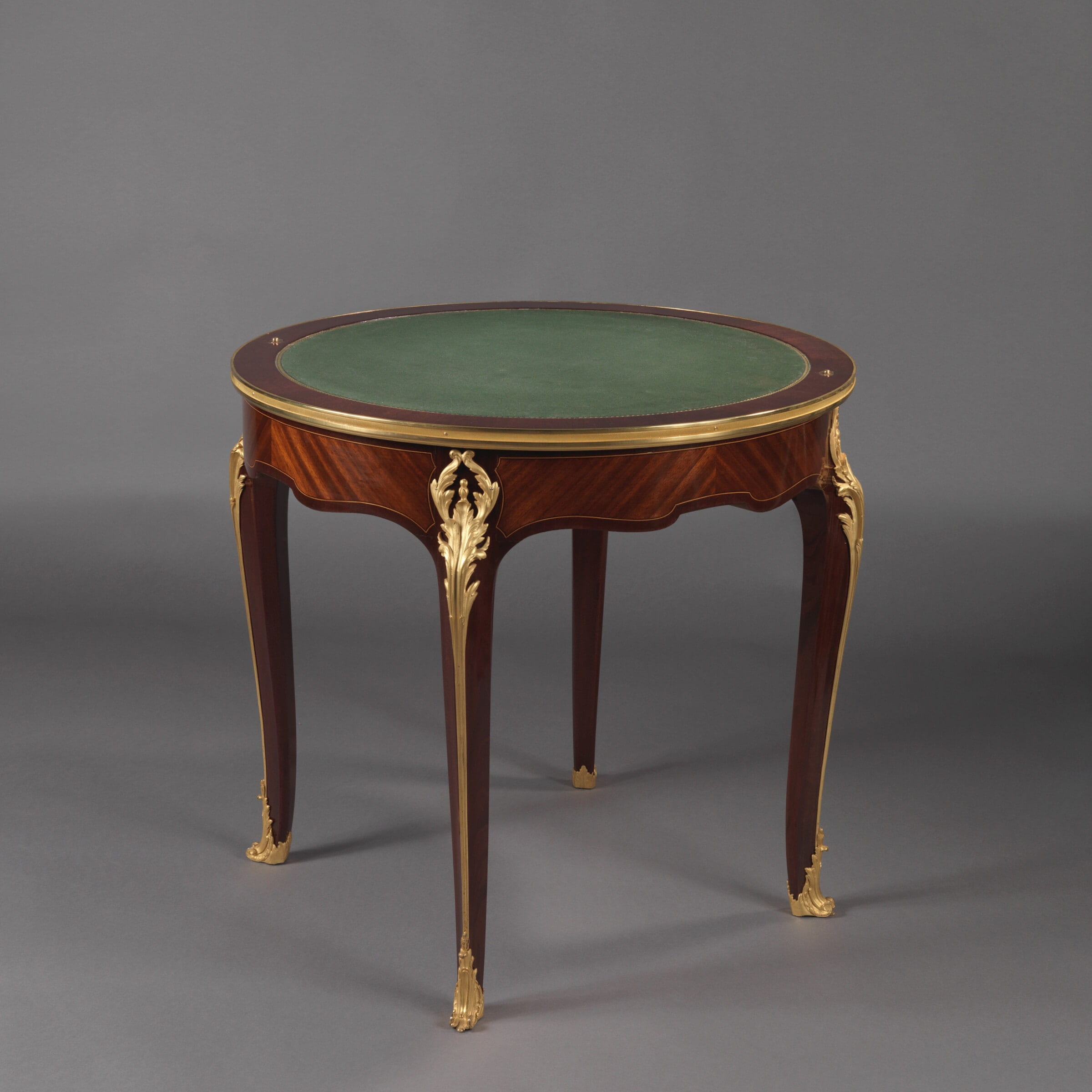 A Fine Mahogany Gueridon With A Reversible Baise Lined Top - Image 2