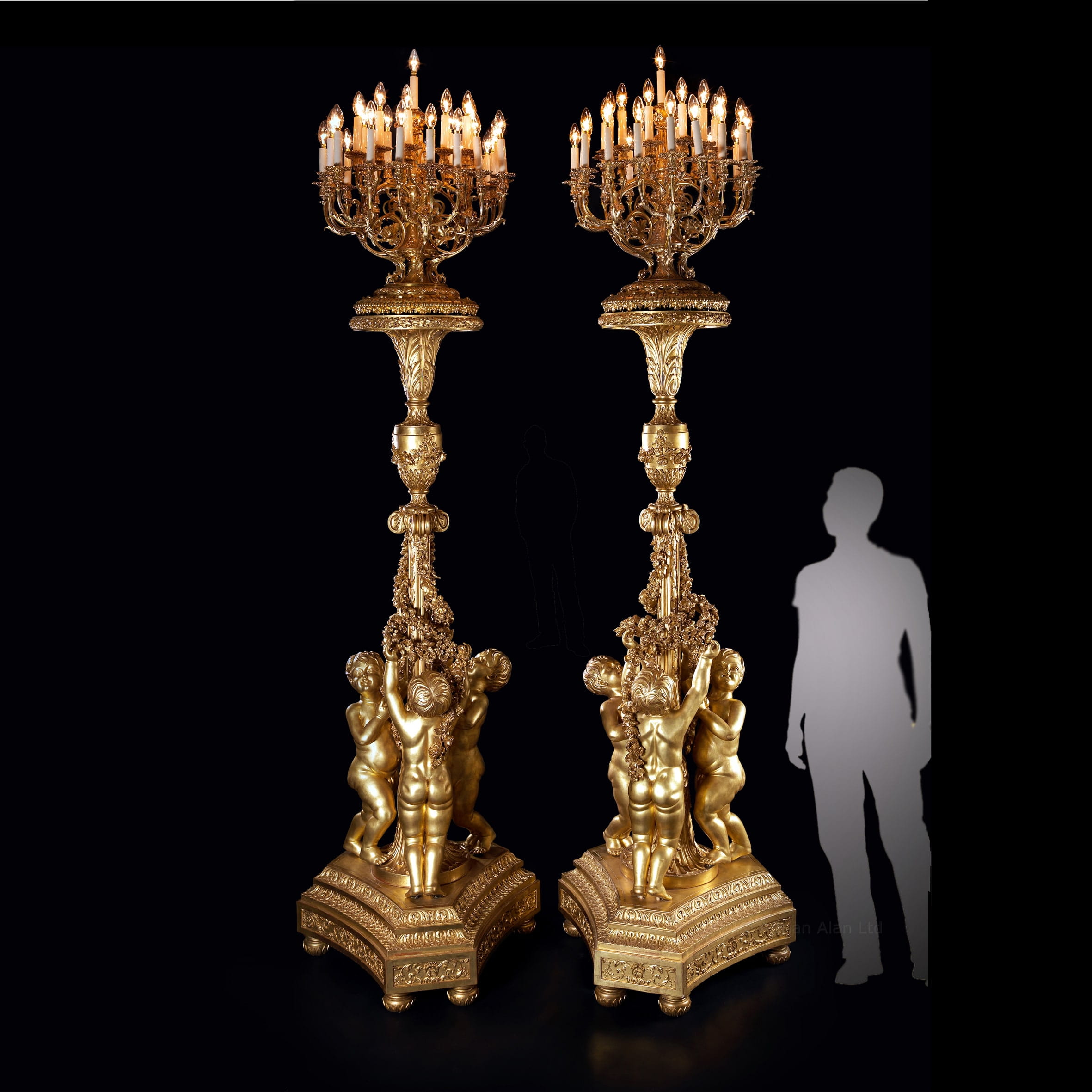 An Important Pair of Monumental Giltwood Torchères - Image 5