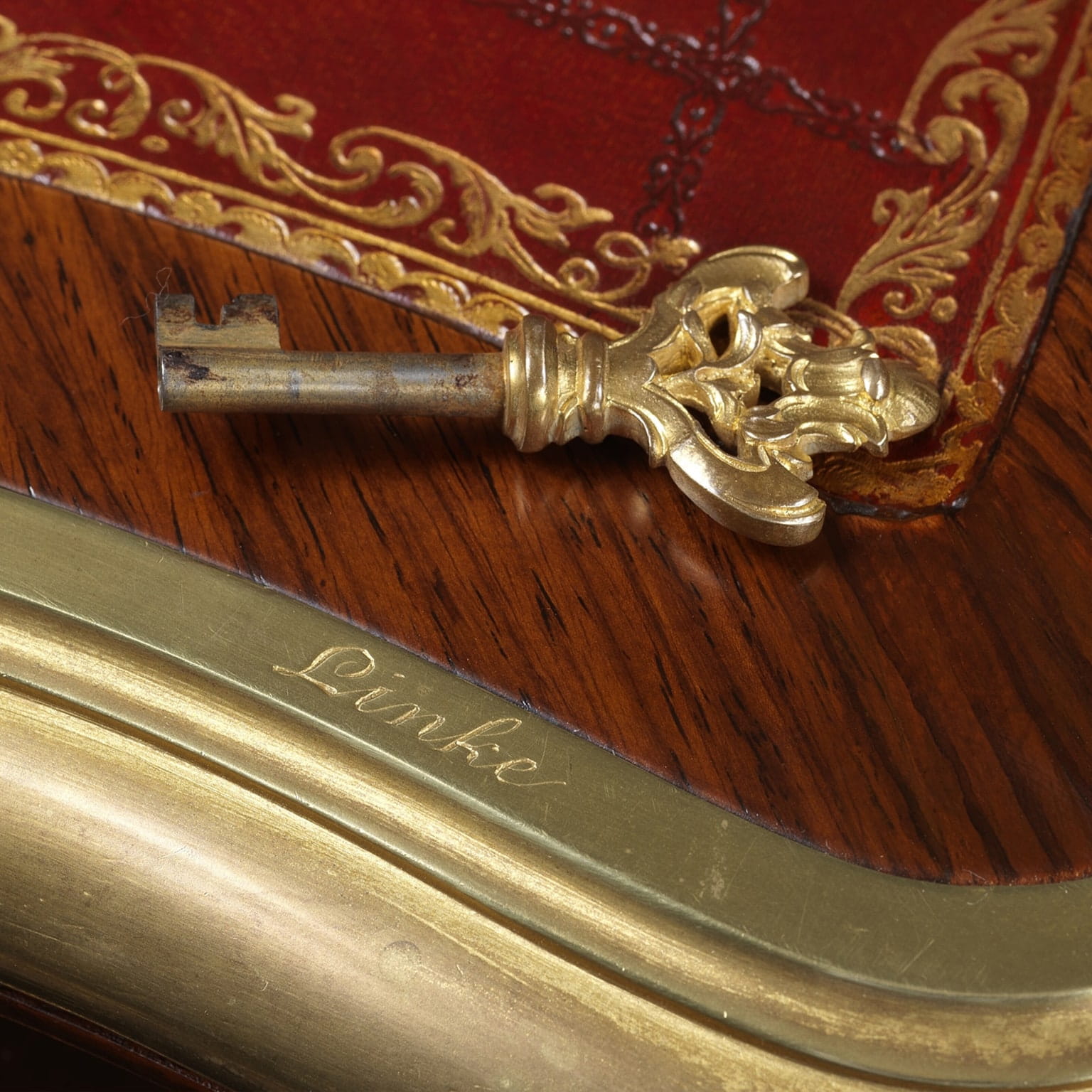 A Rare and Unusual Louis XV Style Bureau de Dame - Image 3