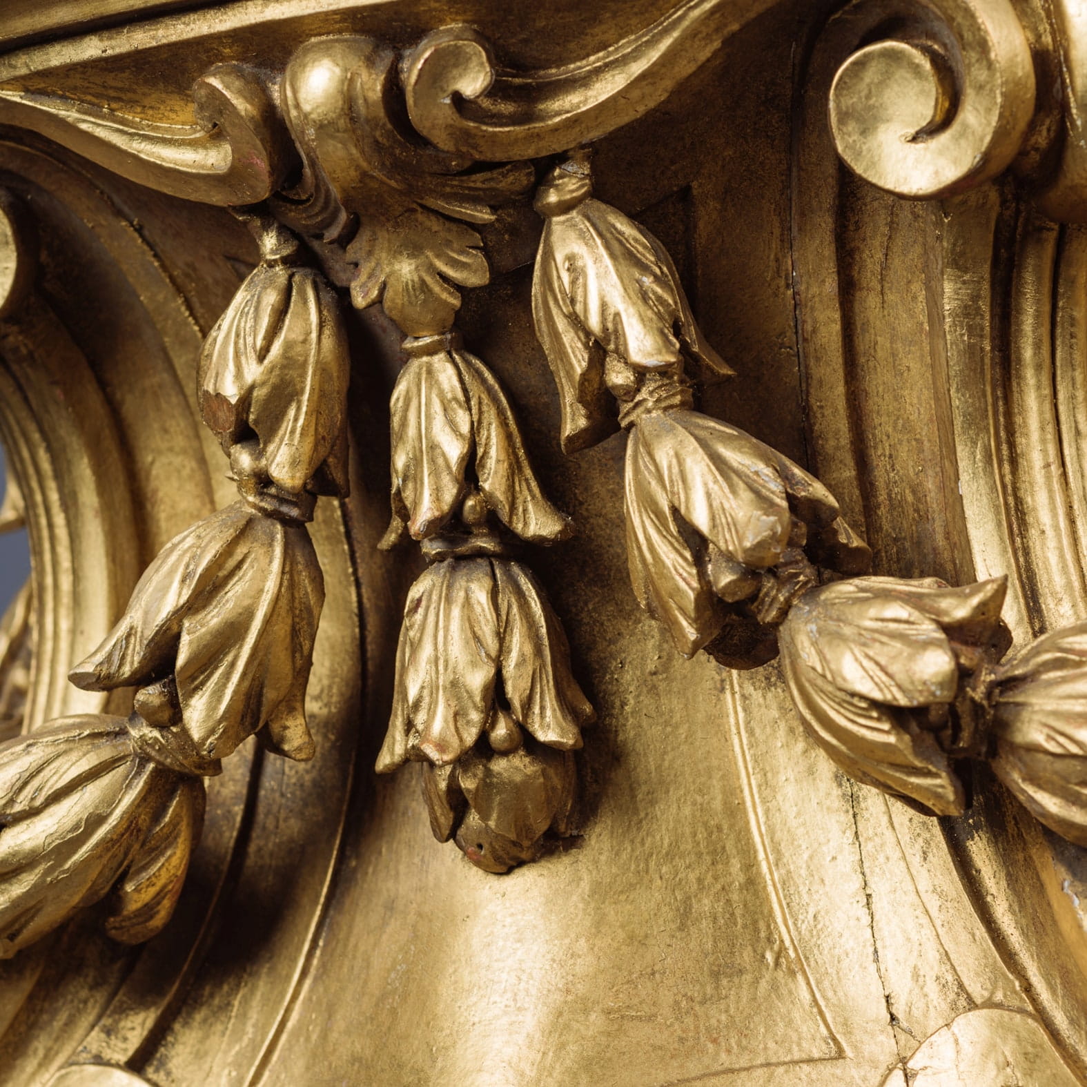 A Large Pair Of Acanthus Carved Giltwood Stands - Image 5