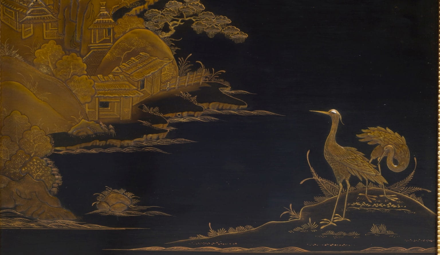 A Fine Louis XVI Style Lacquer Commode à Vantaux - Image 2