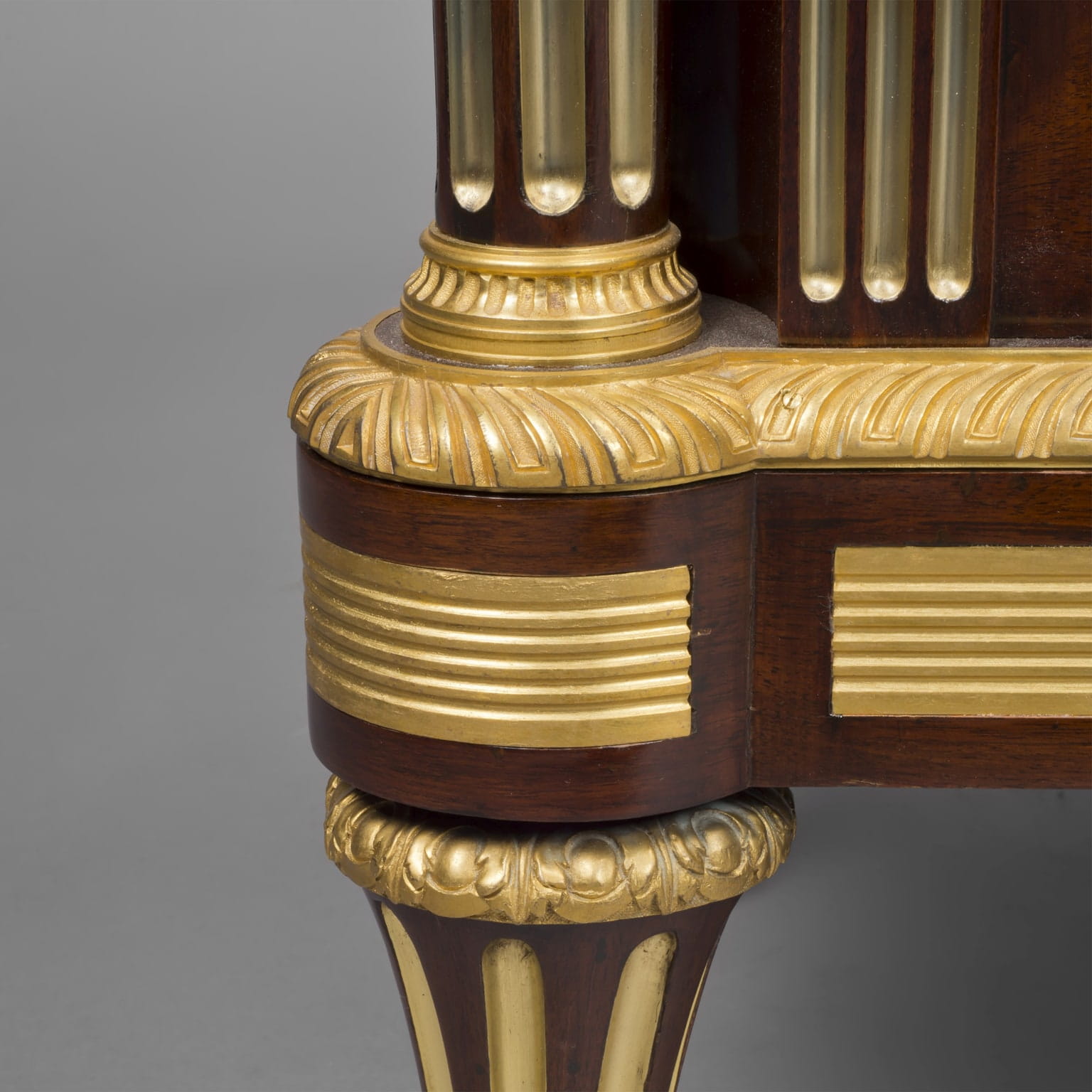 A Fine Louis XVI Style Lacquer Commode à Vantaux - Image 7