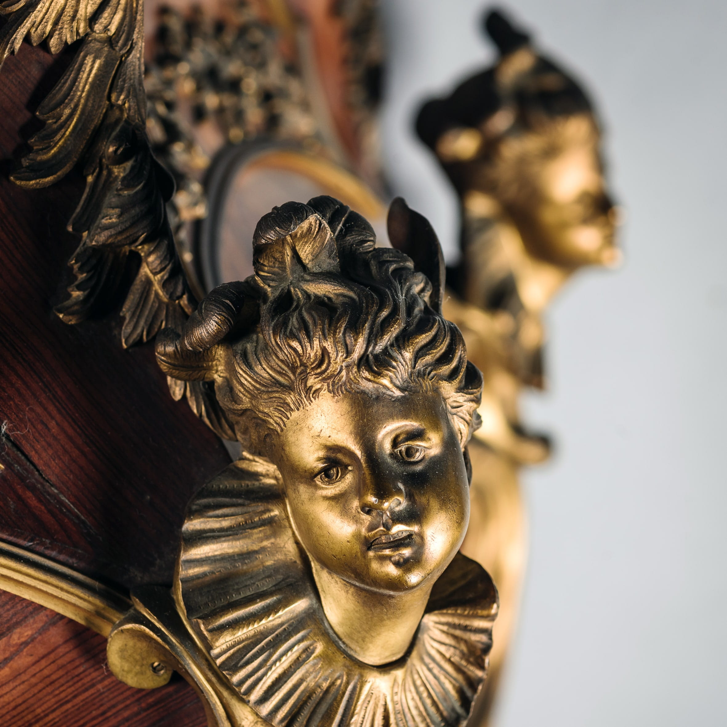 An Important Louis XV Style Gilt-Bronze Mounted Bombe Vitrine - Image 5