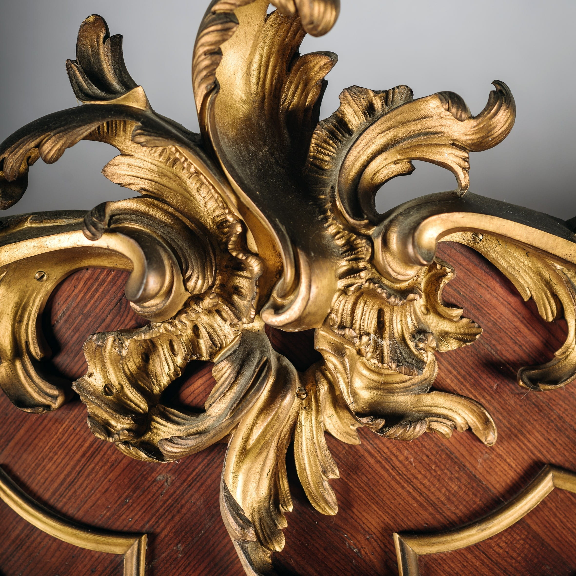 An Important Louis XV Style Gilt-Bronze Mounted Bombe Vitrine - Image 8