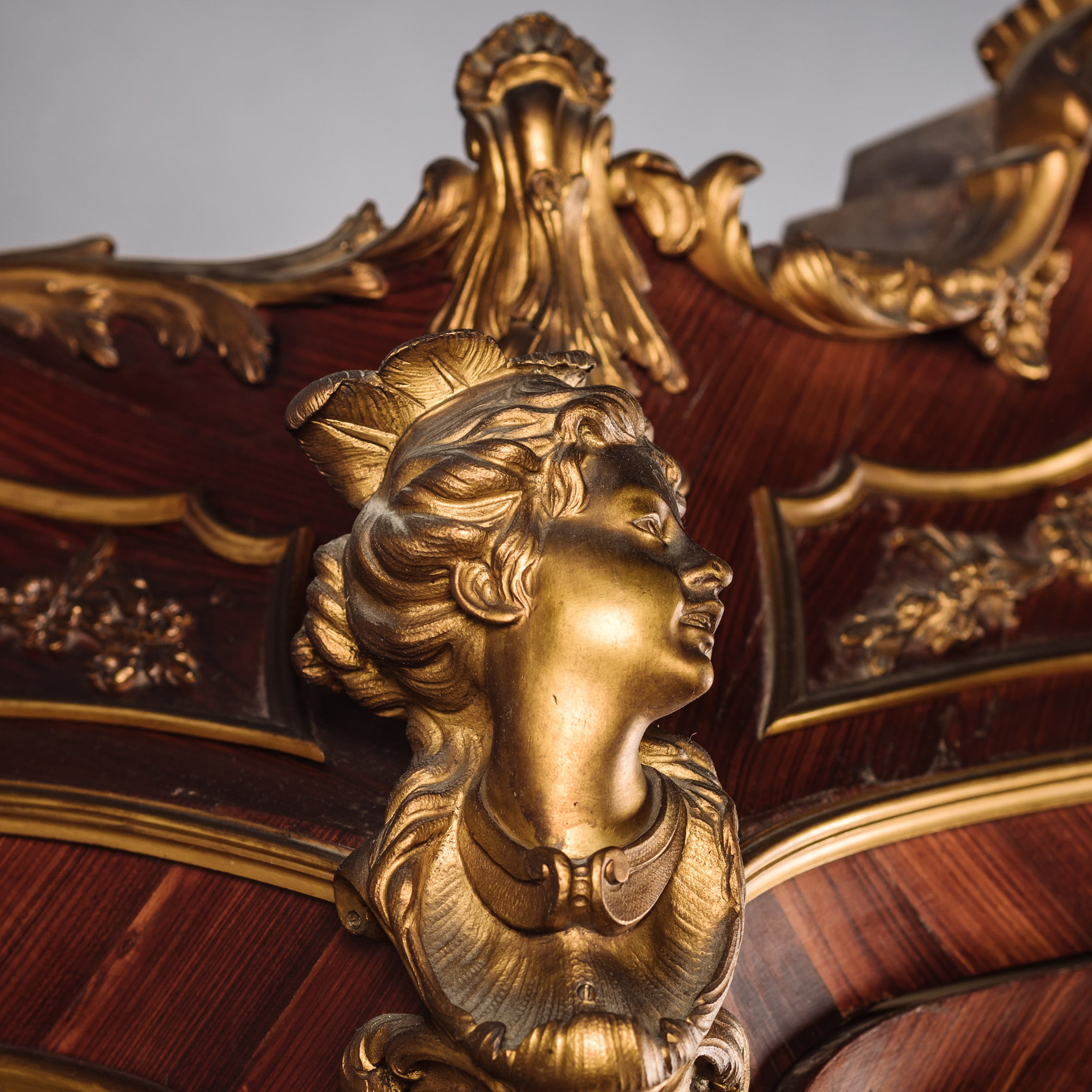 An Important Louis XV Style Gilt-Bronze Mounted Bombe Vitrine - Image 10