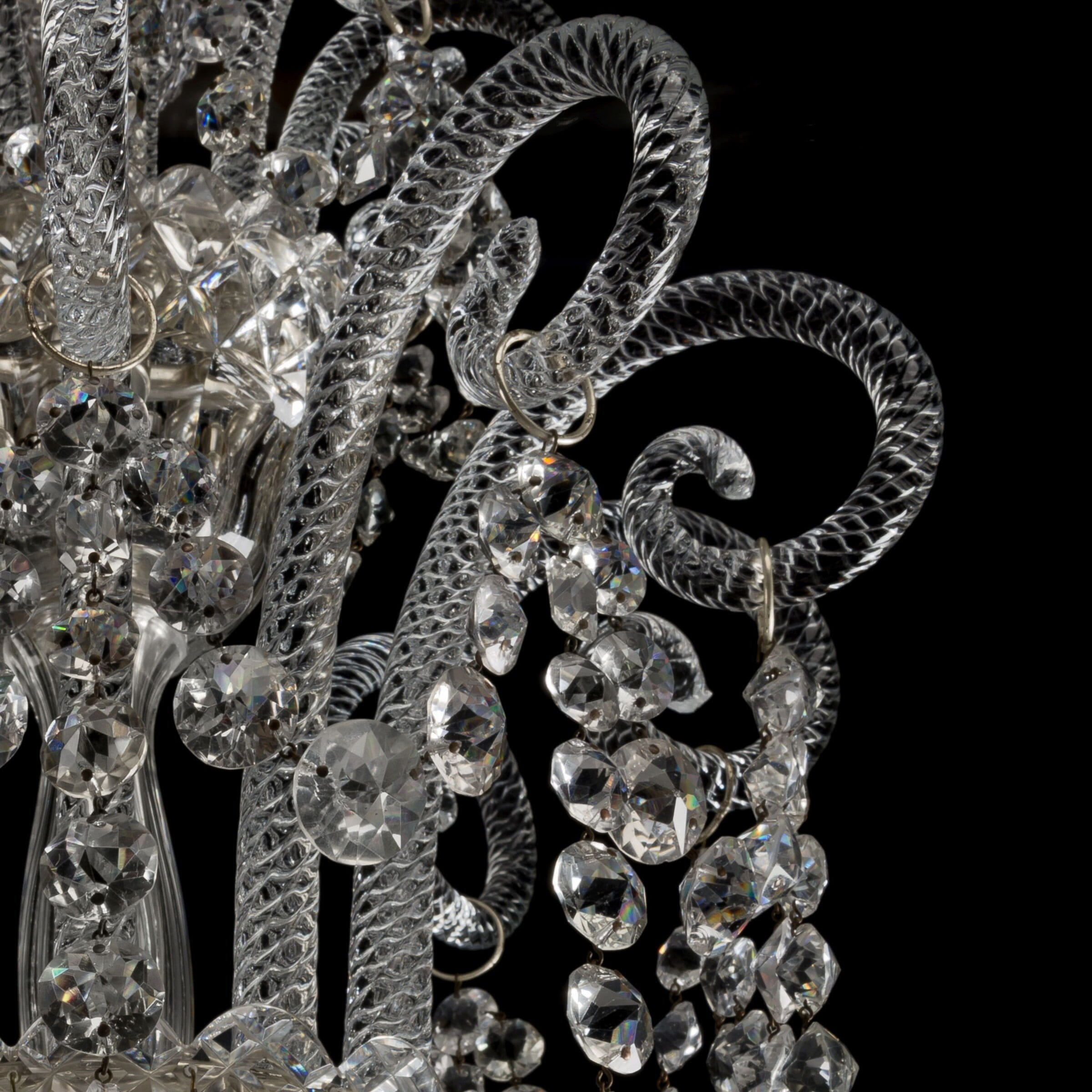 A Large George III Style Cut-Glass Twenty-Light Chandelier - Image 3