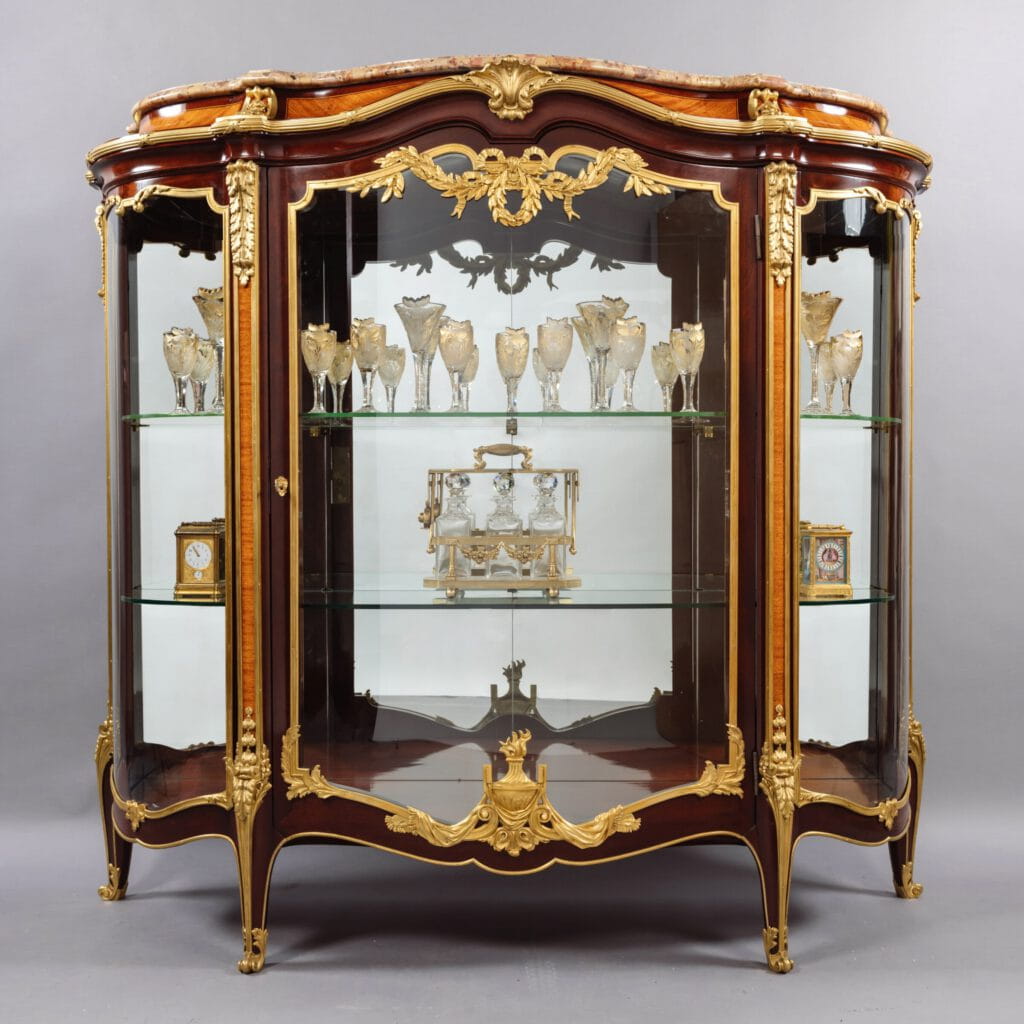 【仏蘭西】 Louis XV トング　ルイ15世様式 16cm A Fine Louis XV Style Gilt-Bronze Mounted Bombé Vitrine | Adrian Alan