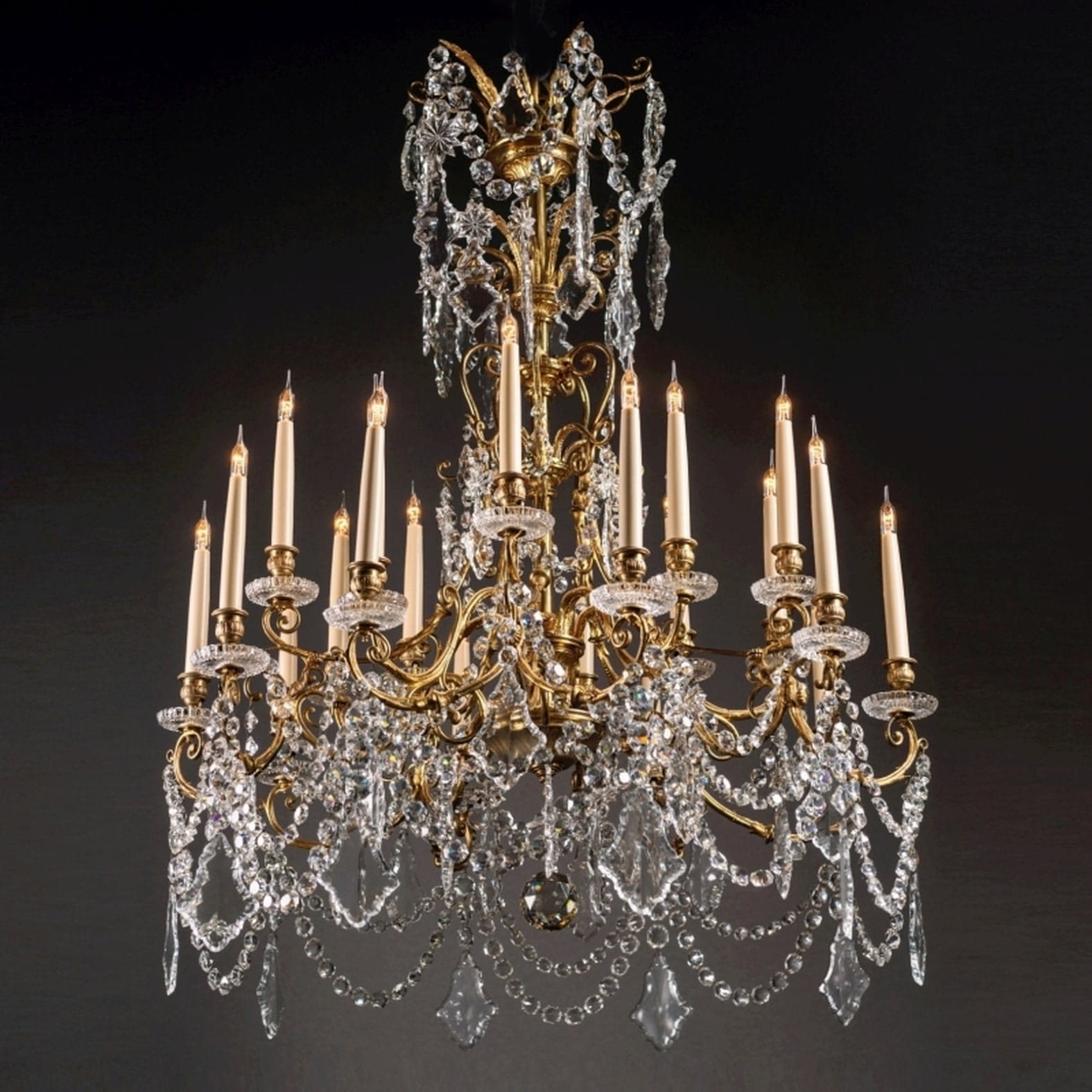 A Fine Louis XV Style Gilt-Bronze and Cut-Crystal Twenty-Light Chandelier - Image 7
