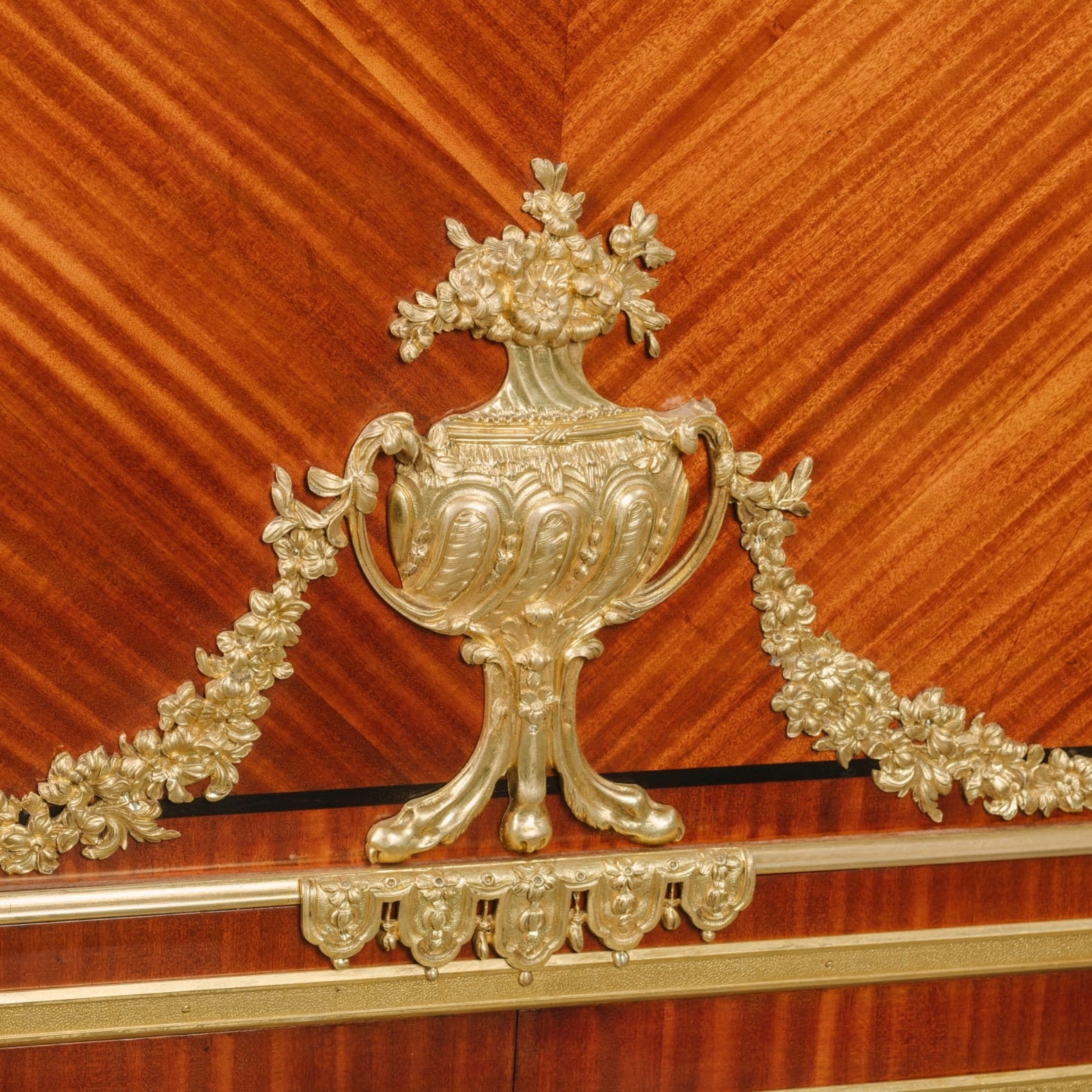 A Louis XVI style Gilt-Bronze Mounted Secrétaire à Abattant - Image 5