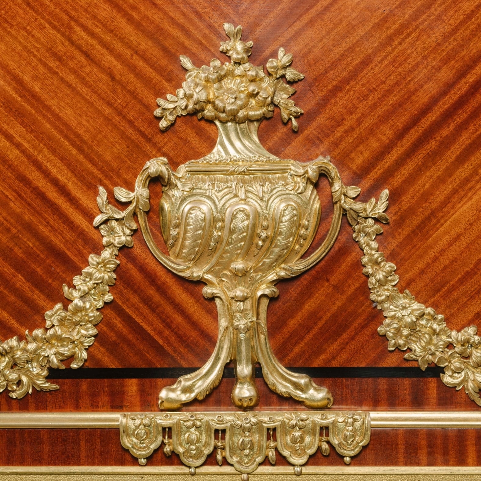 A Louis XVI style Gilt-Bronze Mounted Secrétaire à Abattant - Image 7