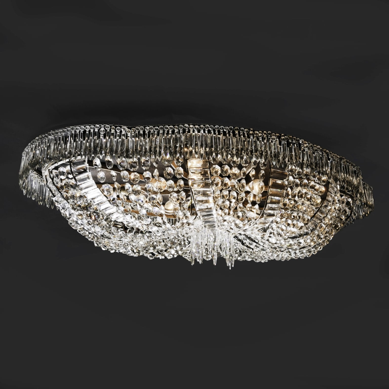 An Impressive and Large Cut-Glass Ceiling Light of Quatrefoil Outline - Image 4