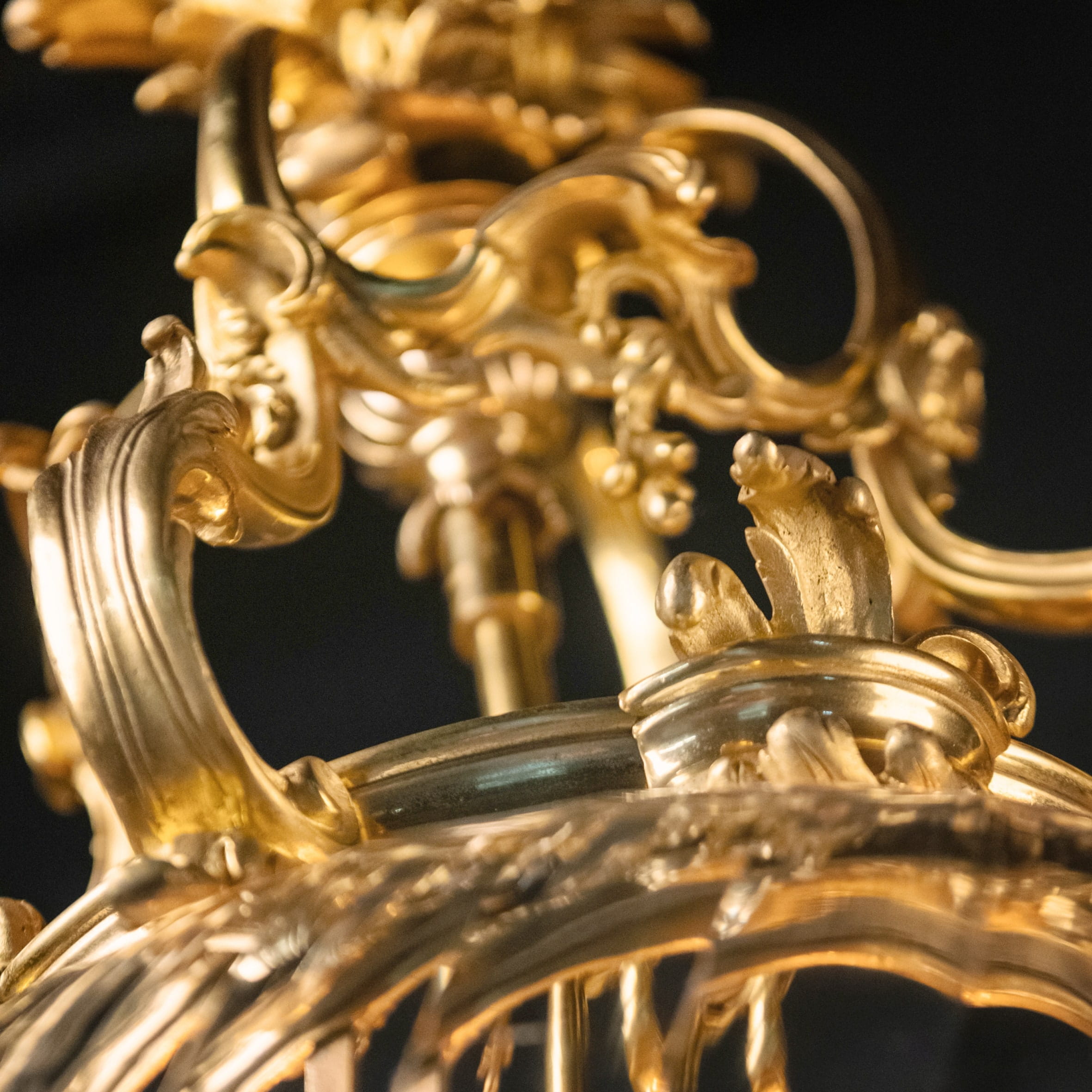 An Unusual Gilt-Bronze and Spiral Glass Lantern - Image 4