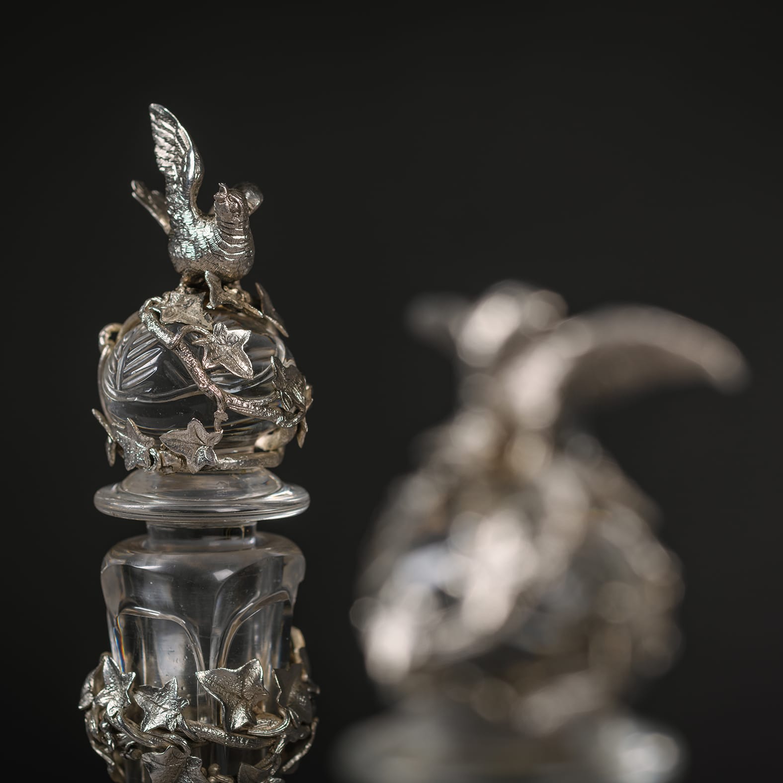 A Pair of ‘Japonaise’ Style Silver Plated and Engraved Glass Decanters - Image 4