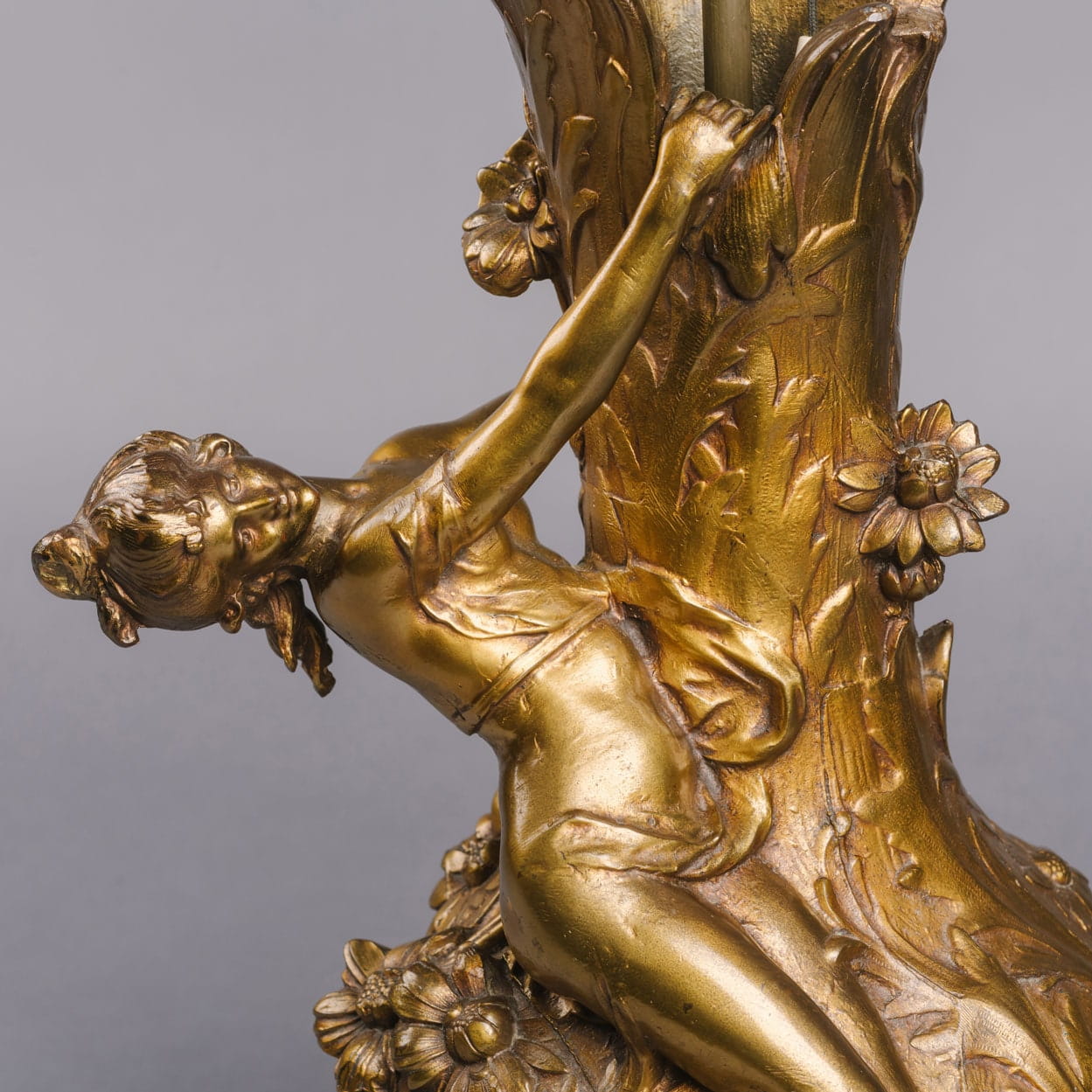 An Art Nouveau Vase Depicting a Naiad, Now Mounted as a Lamp - Image 4