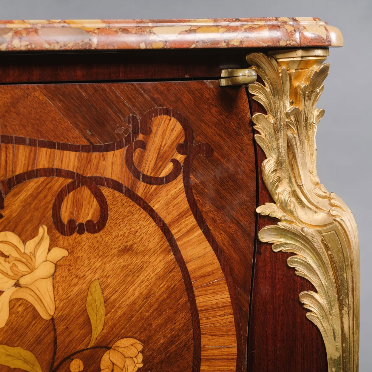 A Fine Louis XV Style Gilt-Bronze Mounted Marquetry Inlaid Commode - Image 5