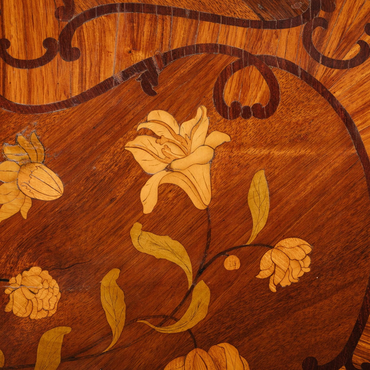 A Fine Louis XV Style Gilt-Bronze Mounted Marquetry Inlaid Commode - Image 8