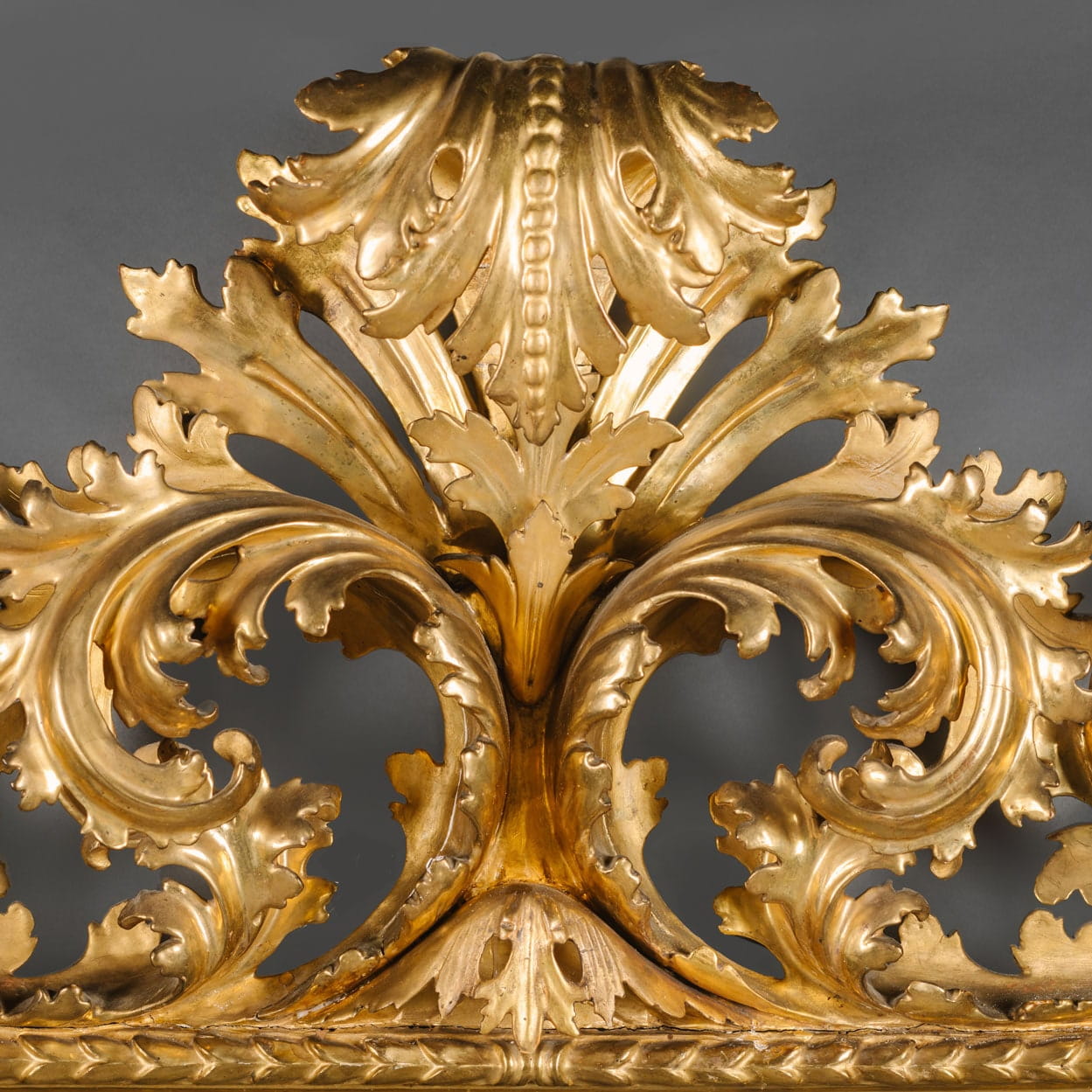 A Large and Elaborately Carved Florentine Giltwood Mirror - Image 3