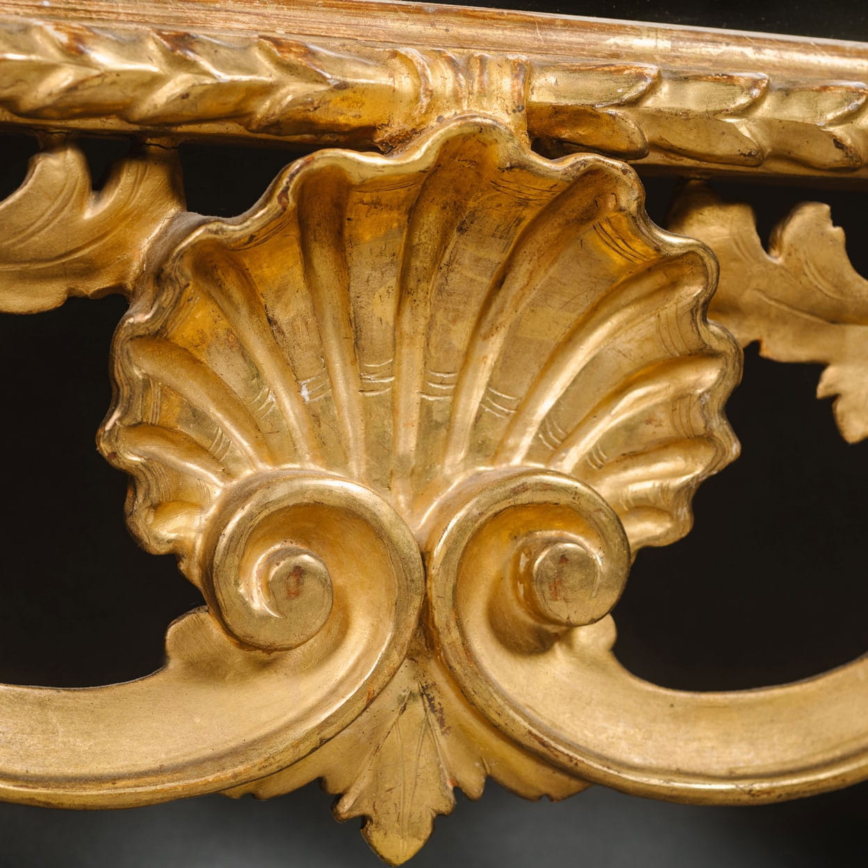 A Large and Elaborately Carved Florentine Giltwood Mirror - Image 4