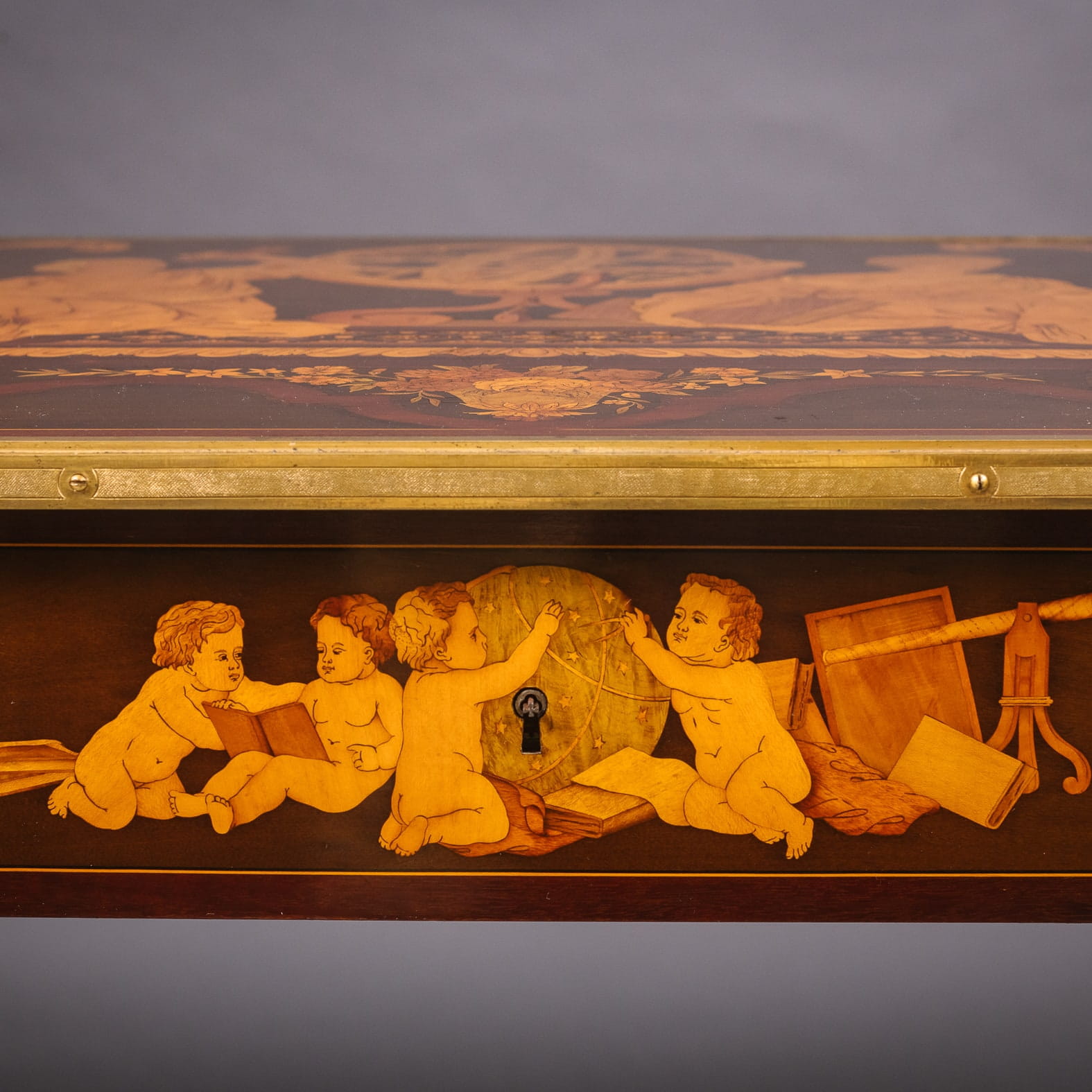 ‘Table des Muses’ - Image 5