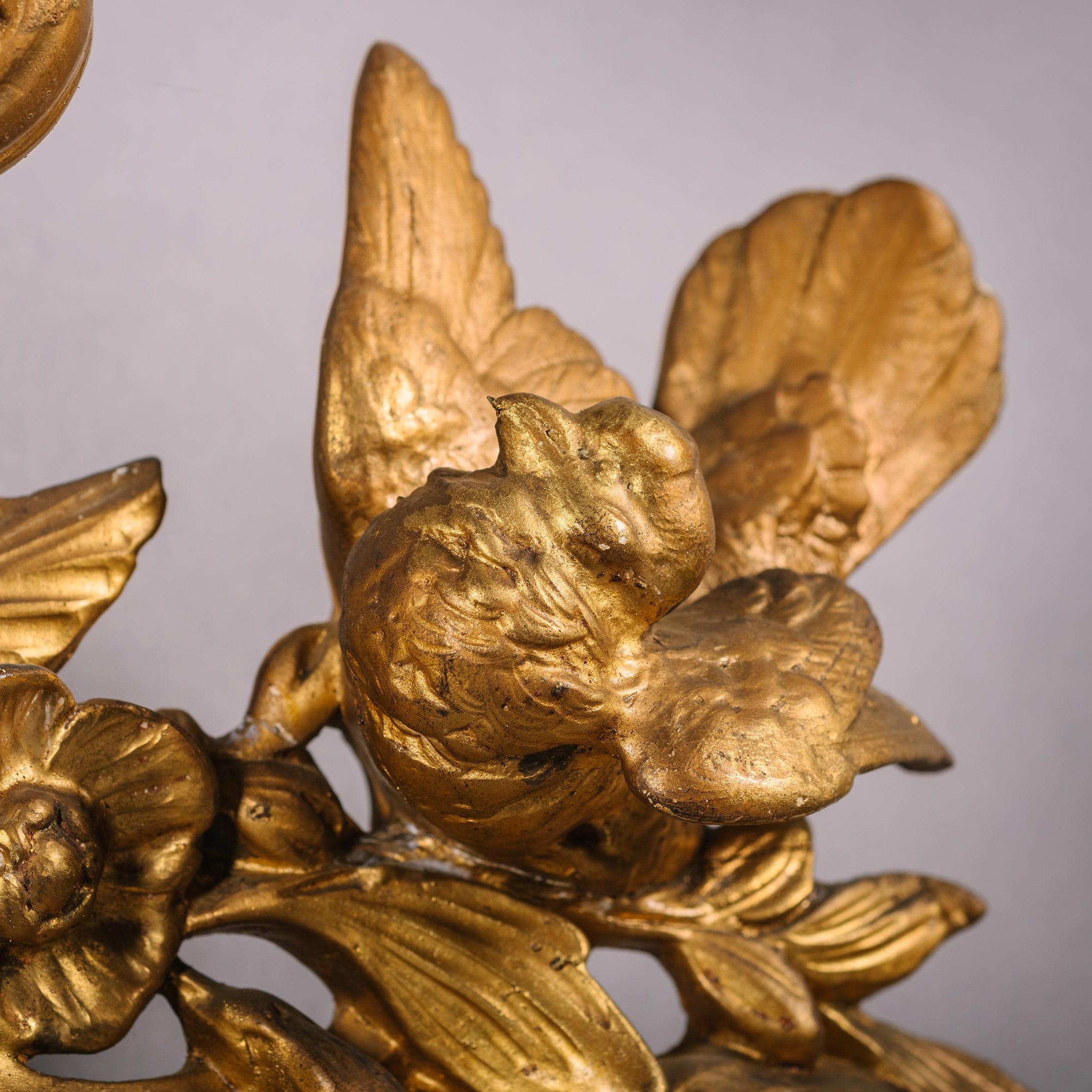 A Napoleon III Giltwood and Gilt-Gesso Overmantel Mirror - Image 5