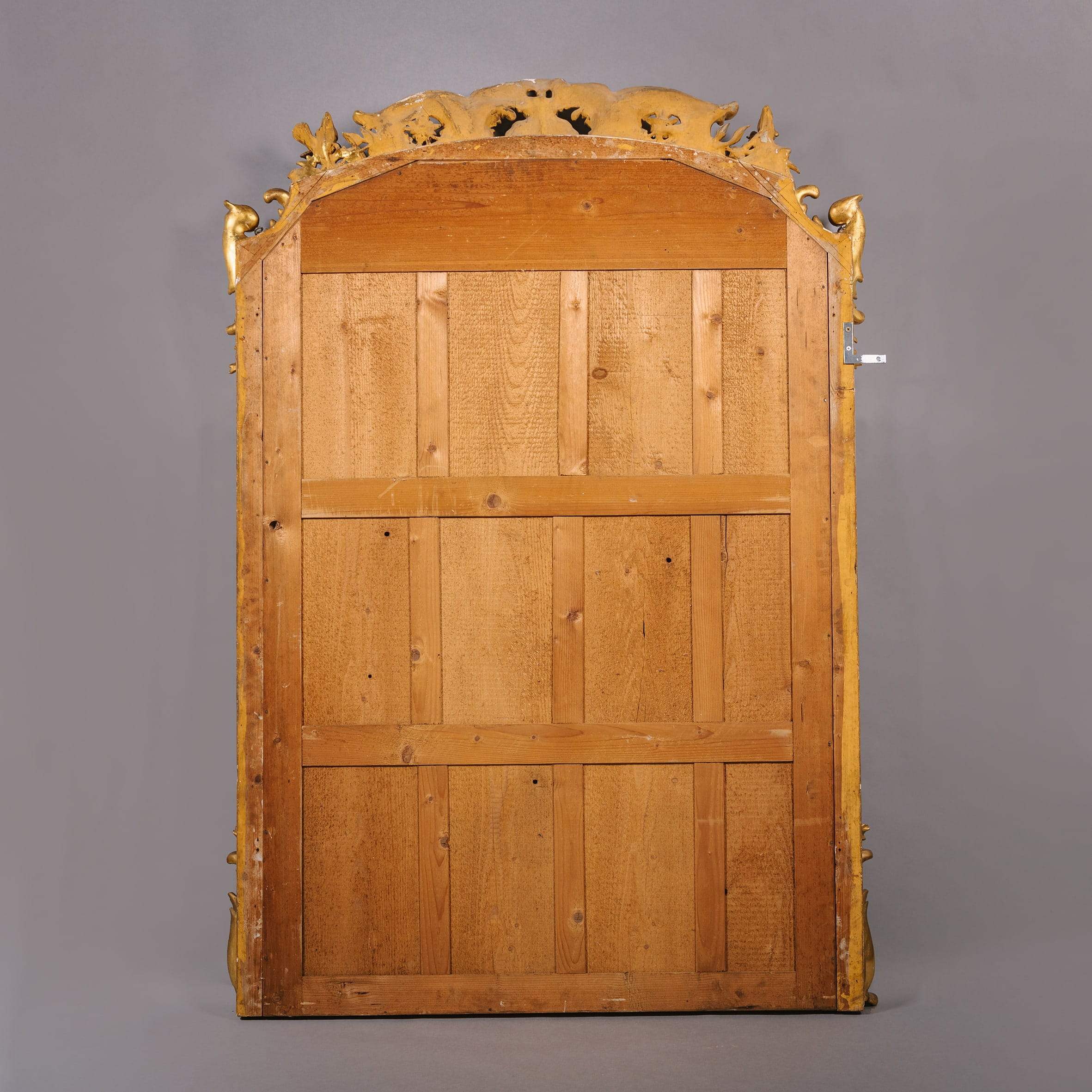 A Napoleon III Giltwood and Gilt-Gesso Overmantel Mirror - Image 7