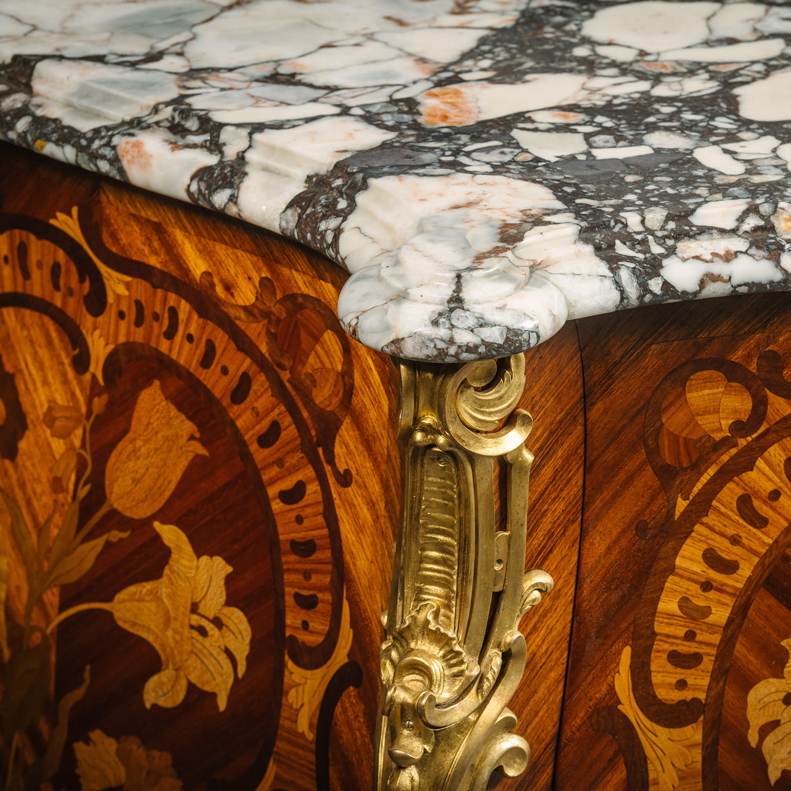 A Fine Louis XV Style Gilt-Bronze Mounted Marquetry Commode - Image 6