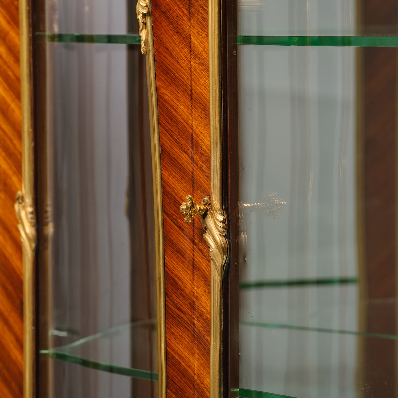 A Near Pair of Belle Epoque Gilt-Bronze Mounted Mahogany Vitrine Cabinets - Image 14