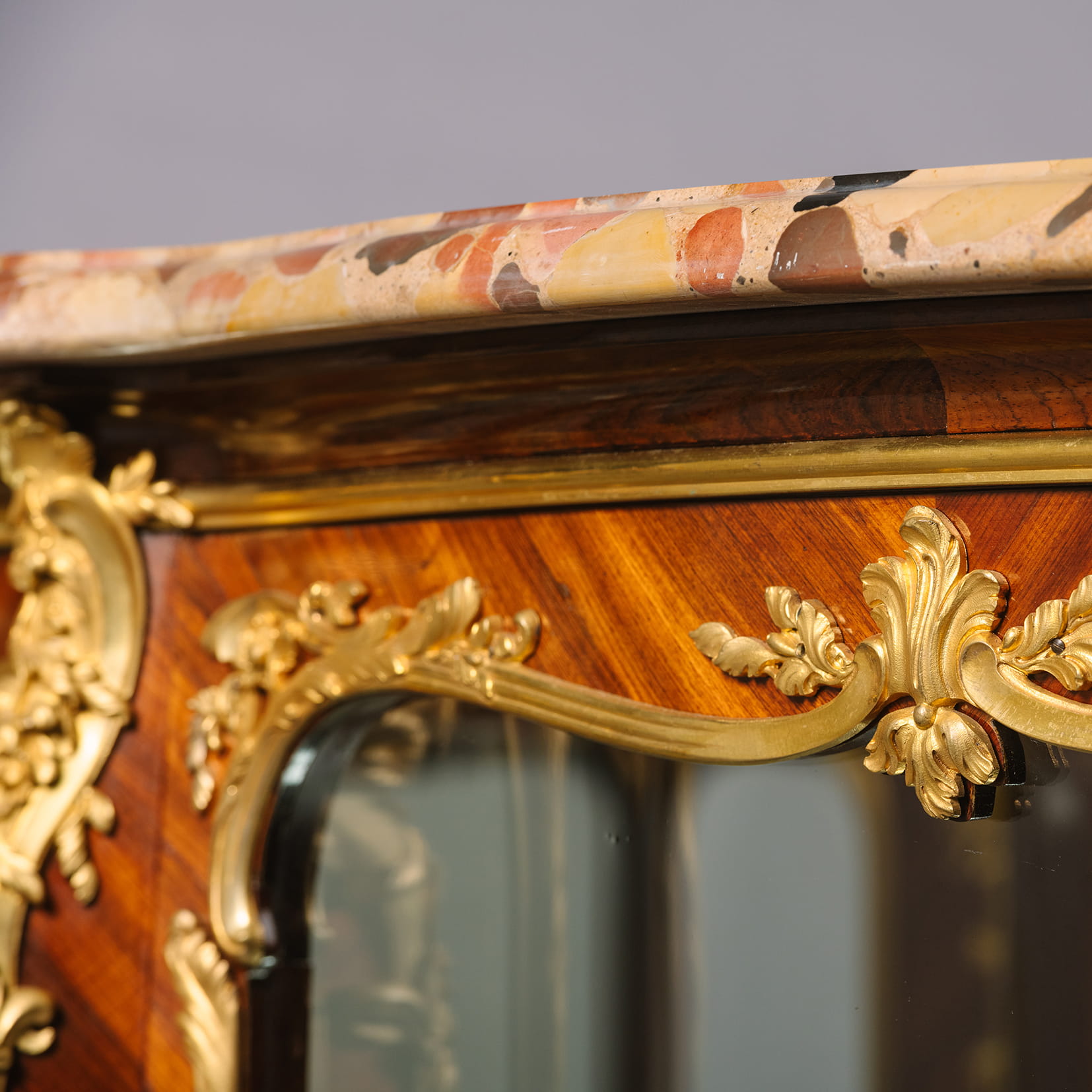 A Near Pair of Belle Epoque Gilt-Bronze Mounted Mahogany Vitrine Cabinets - Image 8