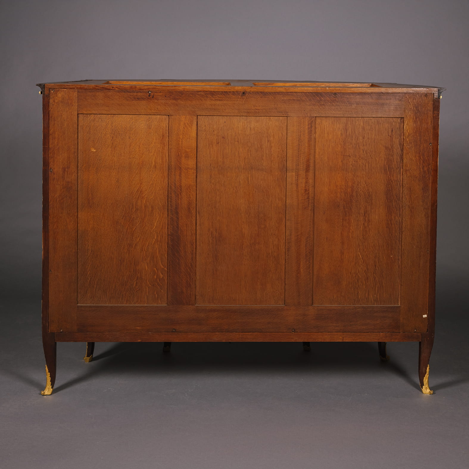 A Near Pair of Belle Epoque Gilt-Bronze Mounted Mahogany Vitrine Cabinets - Image 15