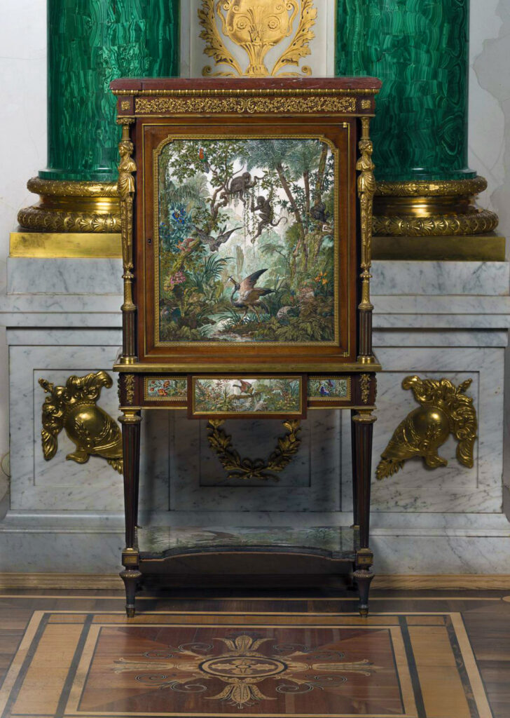 Henry Dasson cabinet à colonnes in the Malachite Room of the Winter Palace, St Petersburg